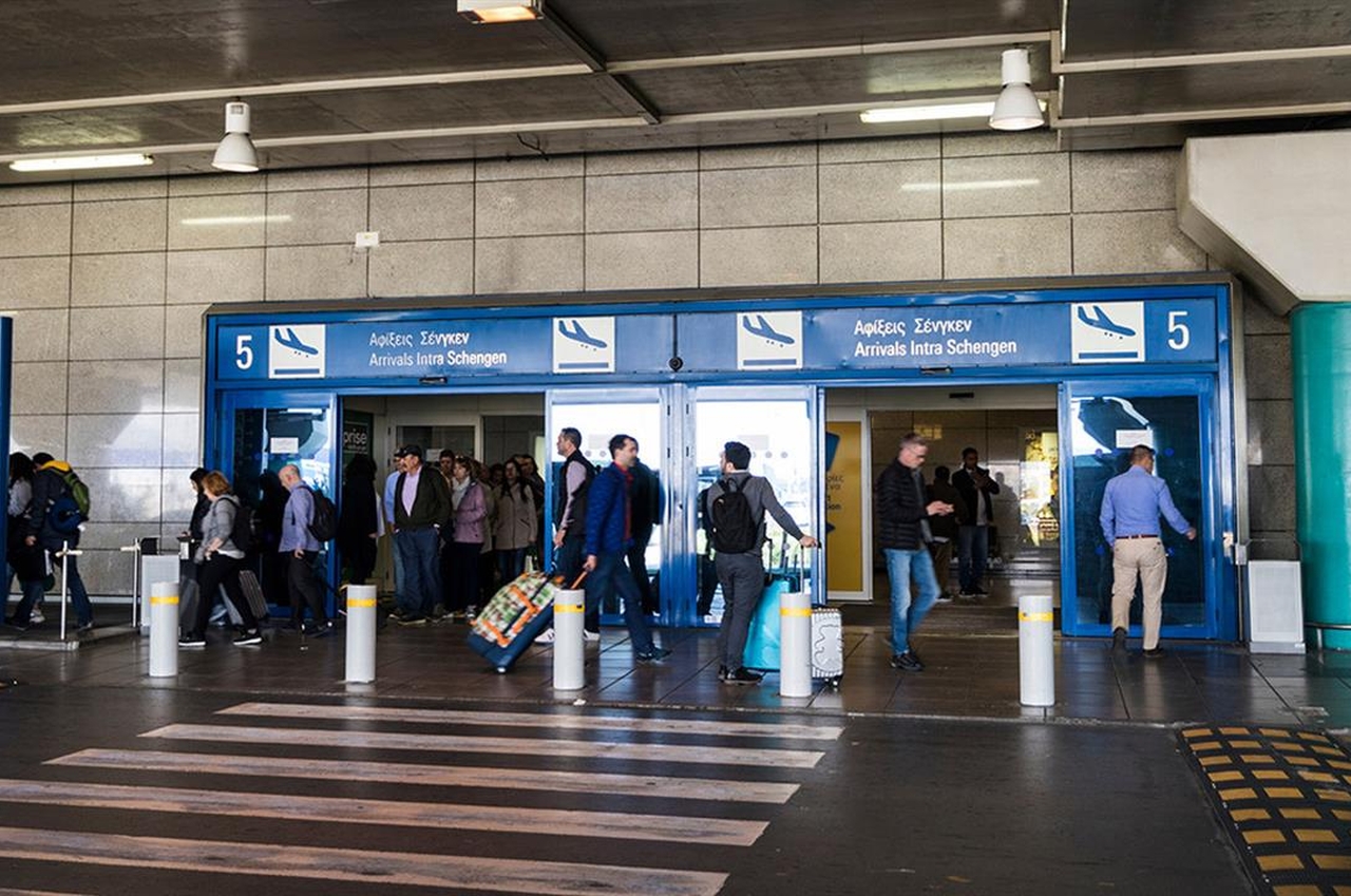 124647-athensairport_1280